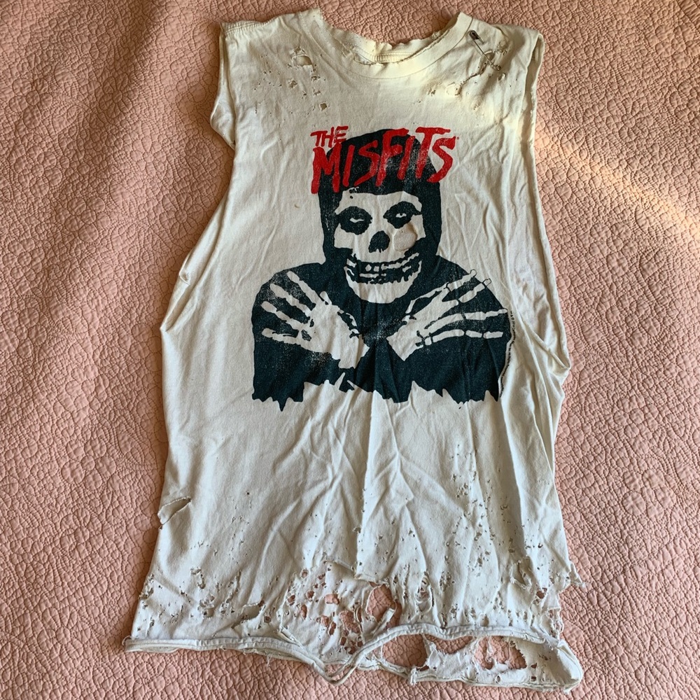 Distressed MISFITS Muscle Tee